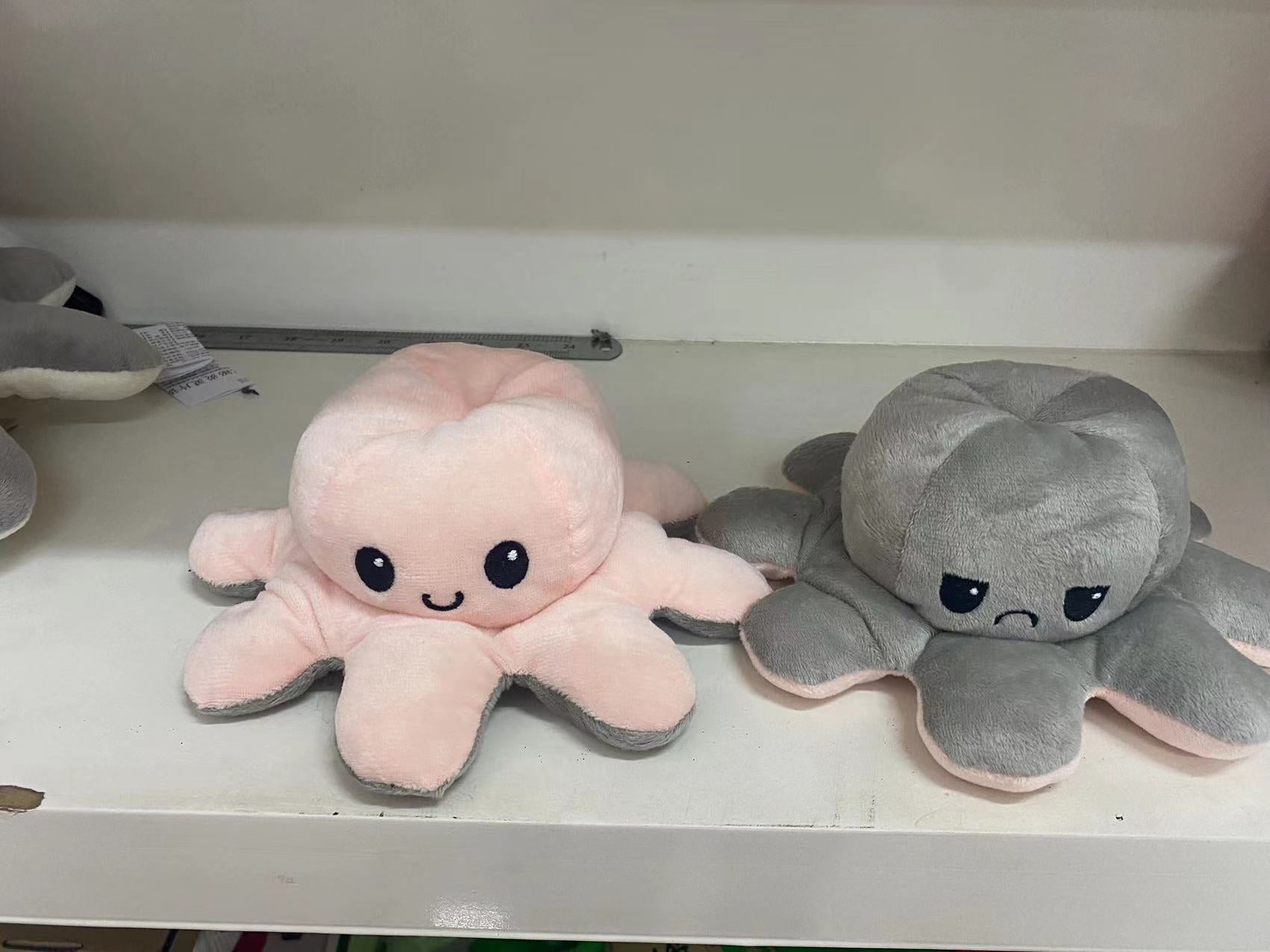 Octopus figurine pendant