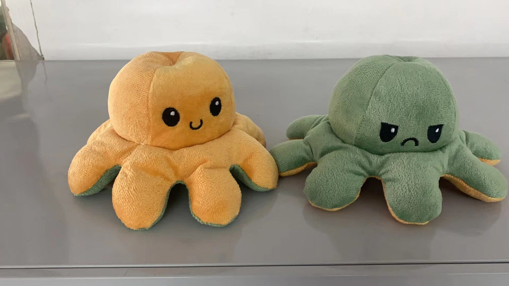 Octopus figurine pendant