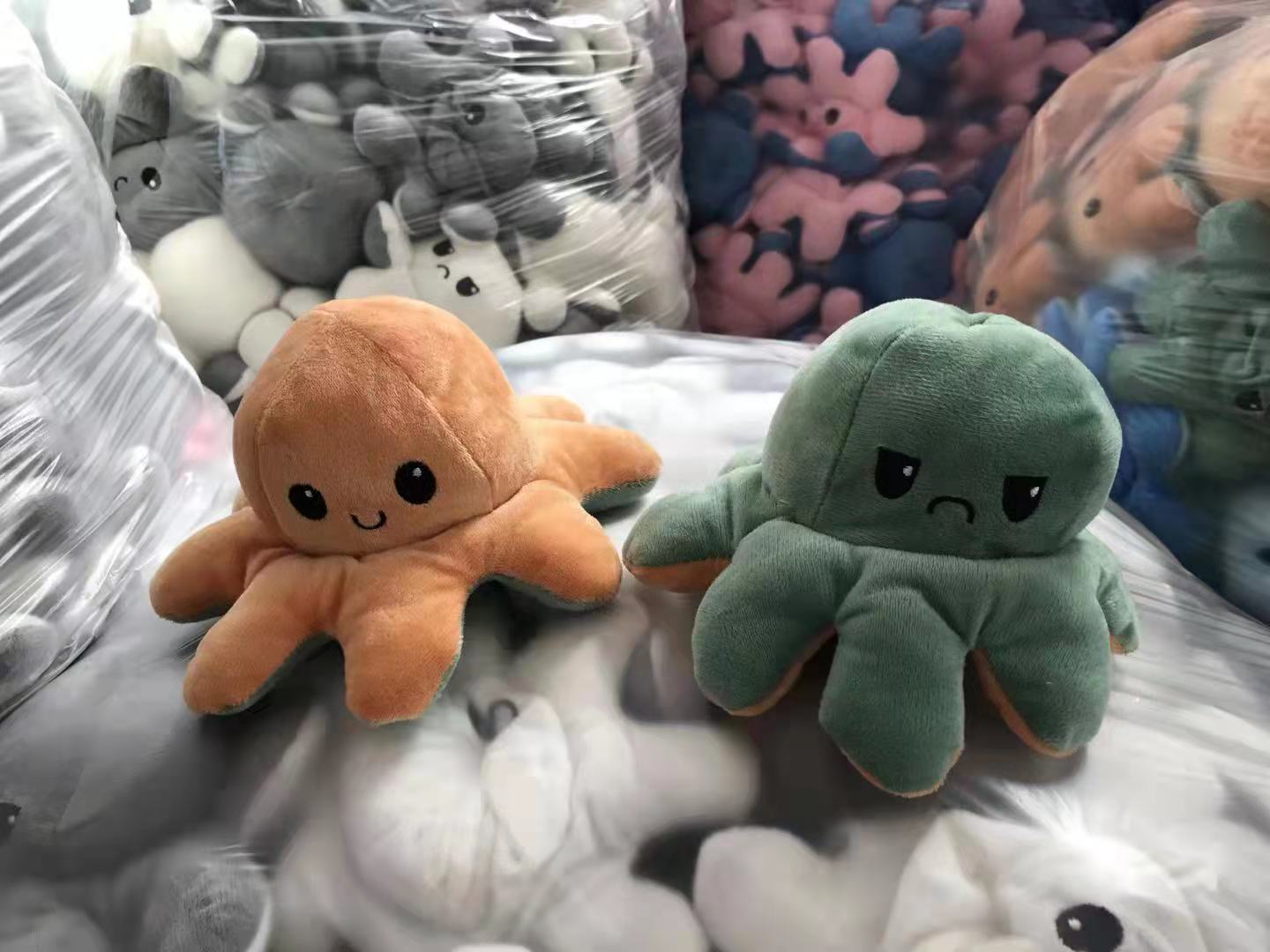 Octopus figurine pendant