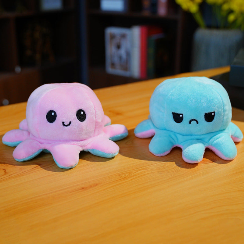 Octopus figurine pendant