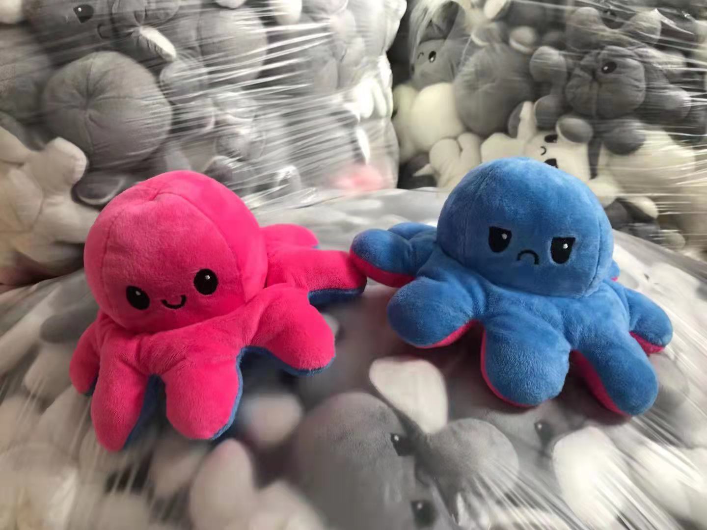 Octopus figurine pendant